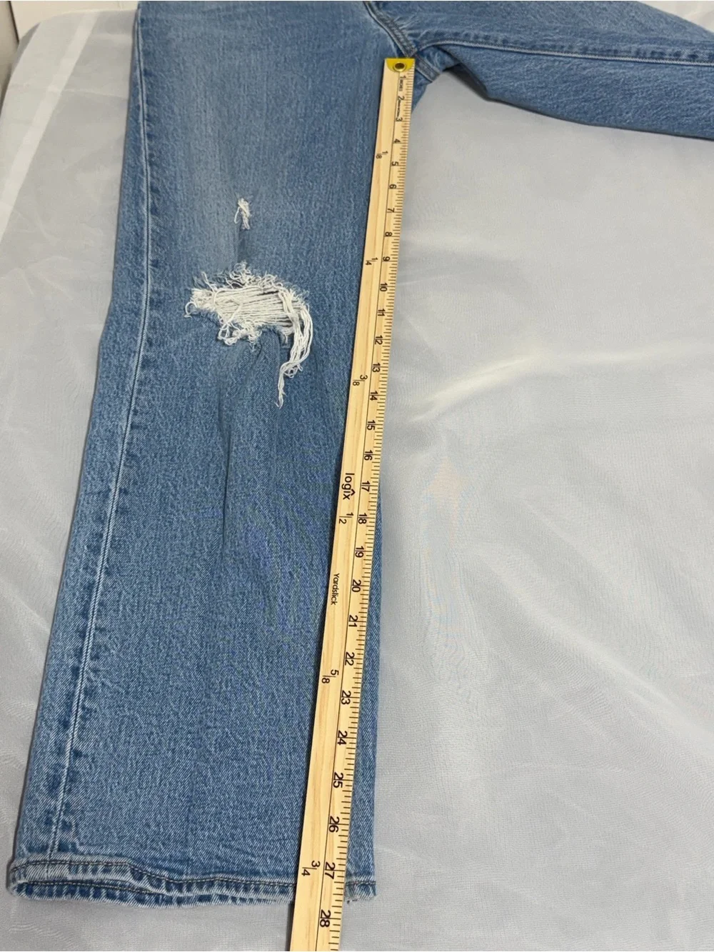 Levi’s Distressed Light Blue Ribcage Straight Women's Jeans